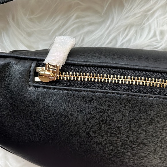 DKNY BUM BAG shearling NWT - Picture 6 of 10